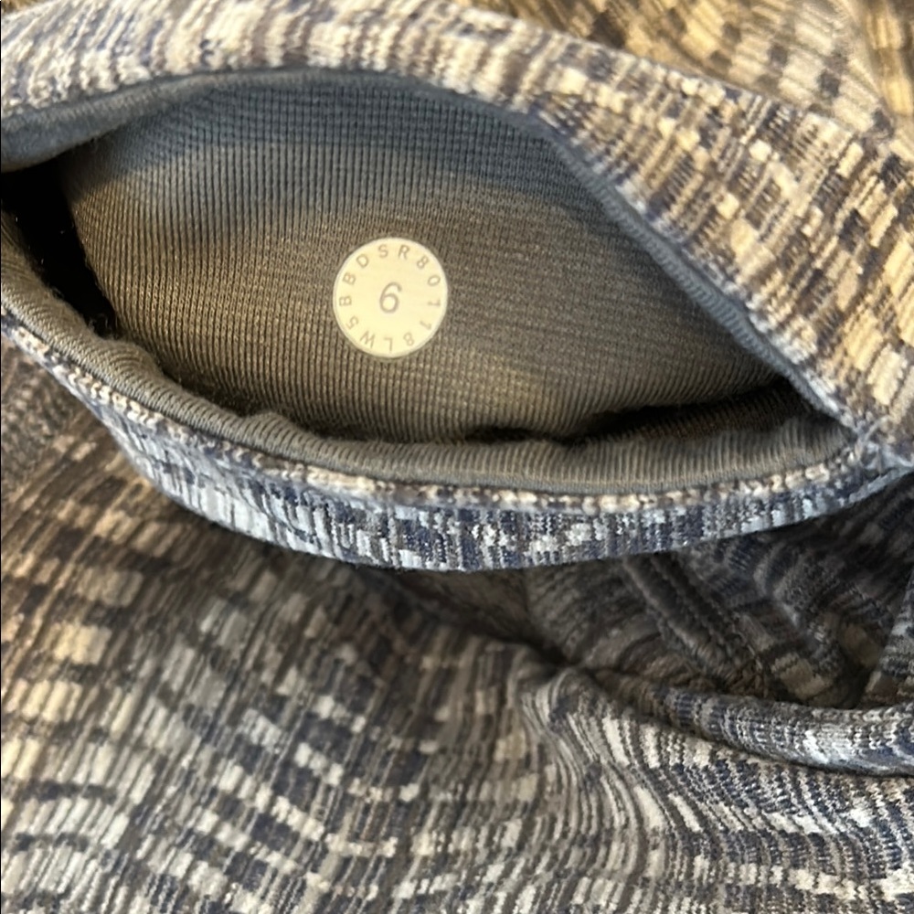 Lululemon Wunder Under low rise luon Gray Patterned Leggings - Picture 11 of 11